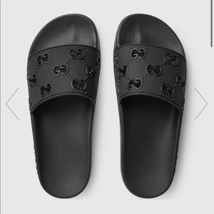 Gucci womens GG rubber sandal